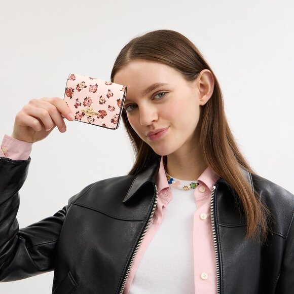 COACH NEW WITH TAGS Mini Wallet On A Chain With Rosette Print - Picture 3 of 5